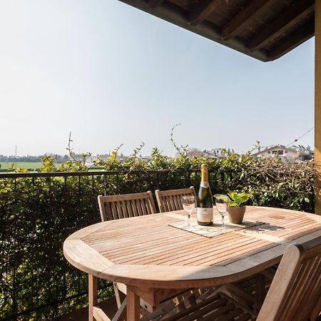 Gardappartamenti - Cascinale With Terrace Desenzano del Garda Bagian luar foto
