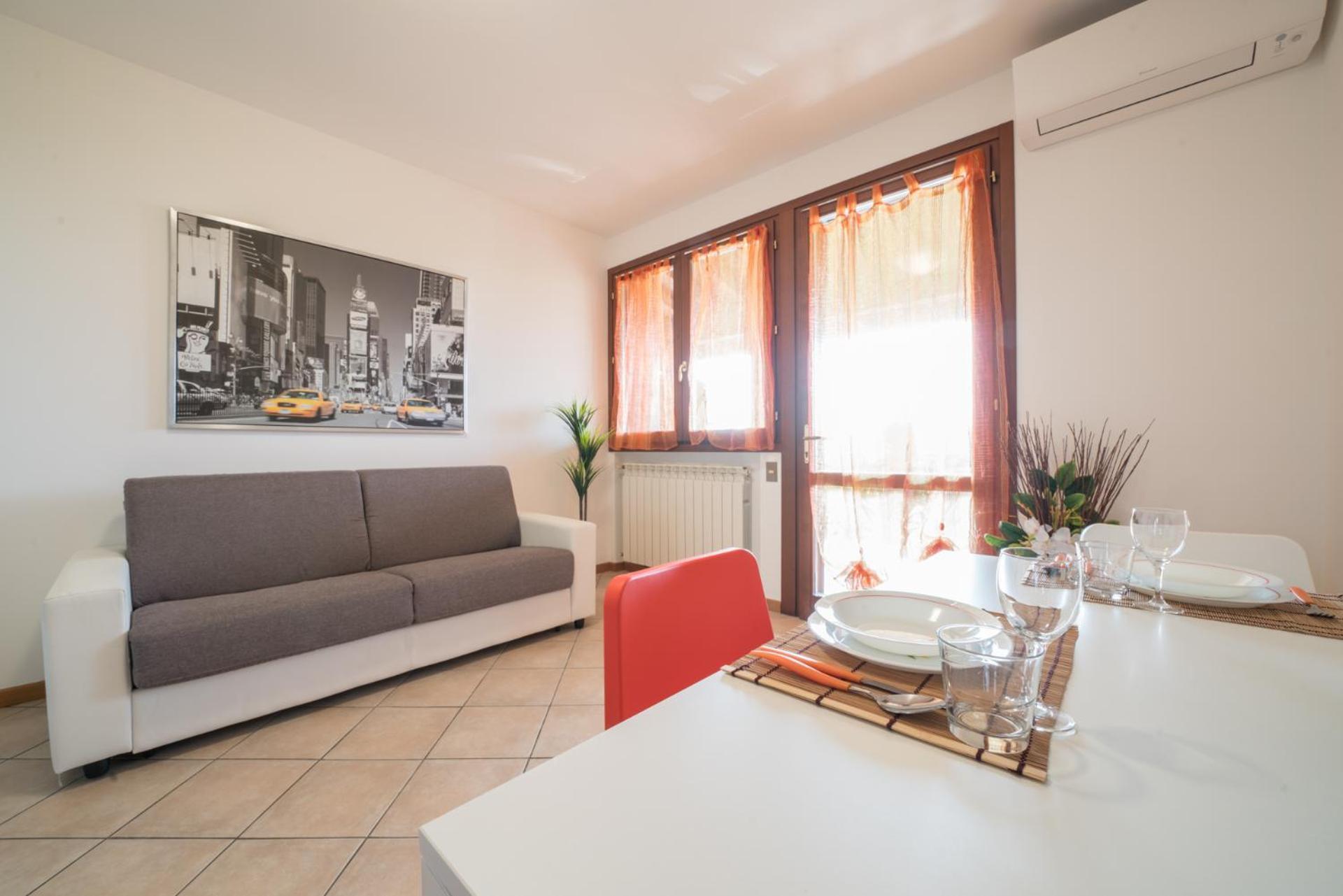 Gardappartamenti - Cascinale With Terrace Desenzano del Garda Bagian luar foto